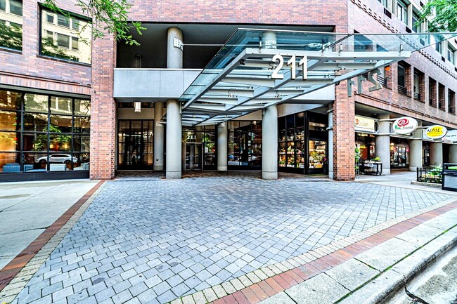 Building Photo - 211 E Ohio St