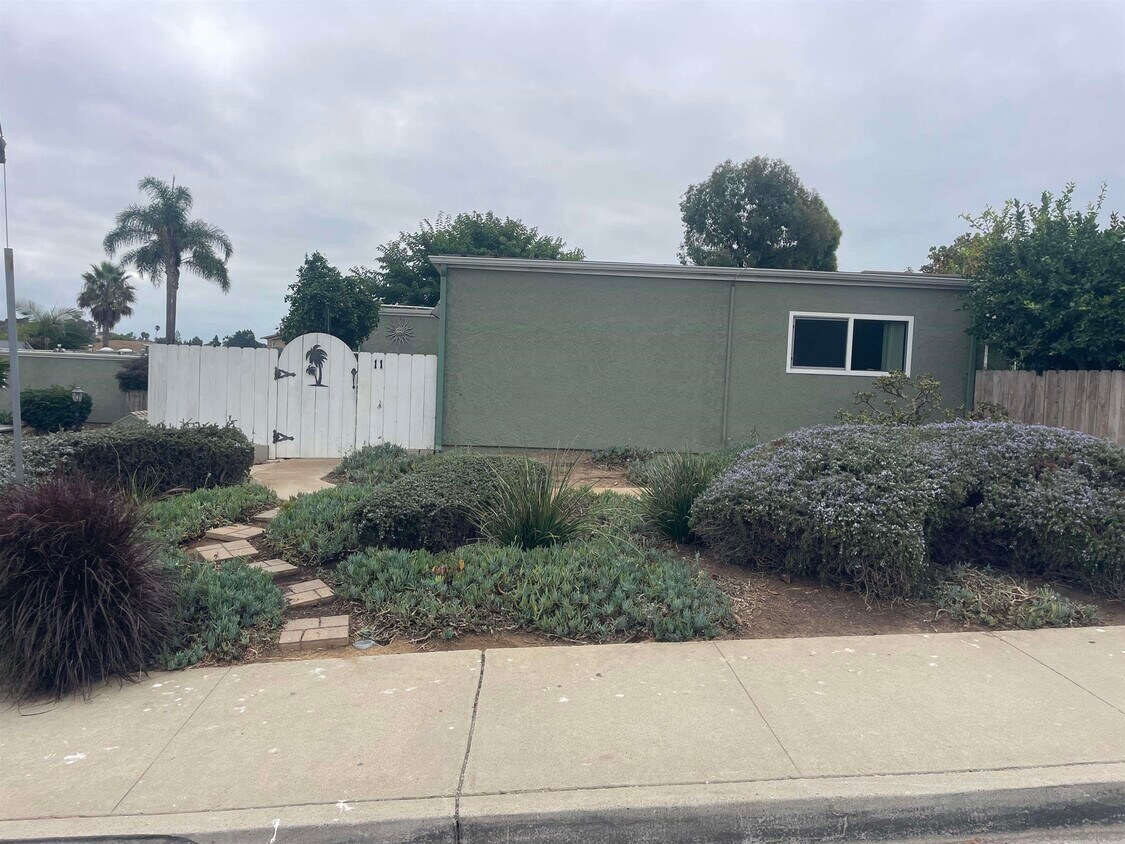 Primary Photo - 3700 Highland Dr