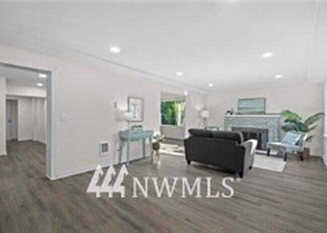 Foto del edificio - 815 96th St S