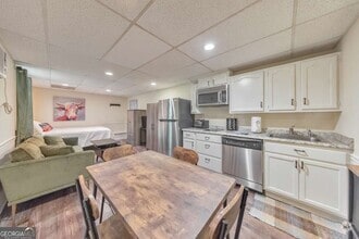 Building Photo - 1502 Rockcrest Way