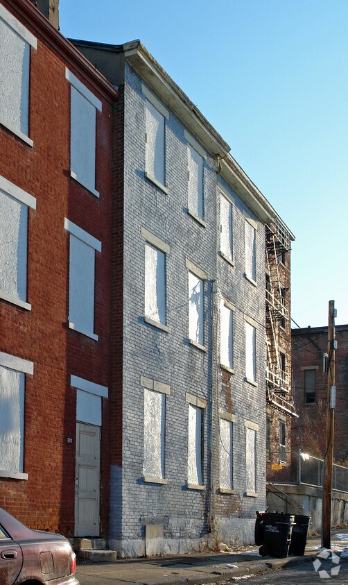 Building Photo - 222 Mohawk St