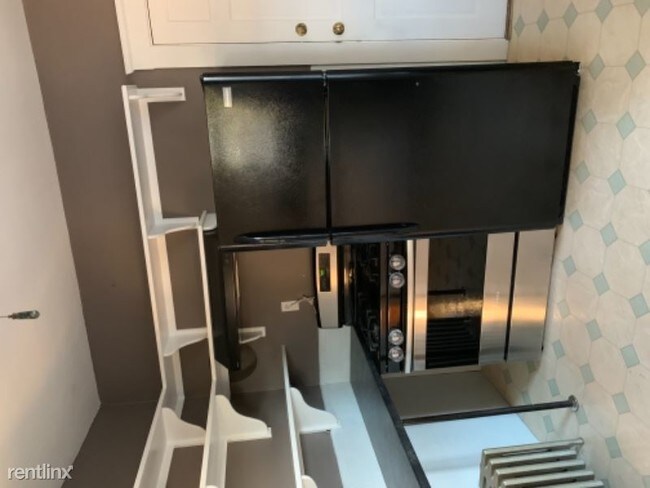 Building Photo - 3 br, 1 bath Apartment - Puritan rd 2 Unit 2