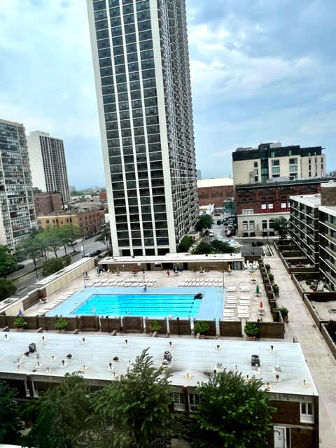 Foto del edificio - 1460 N Sandburg Terrace