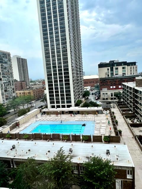 Building Photo - 1460 N Sandburg Terrace