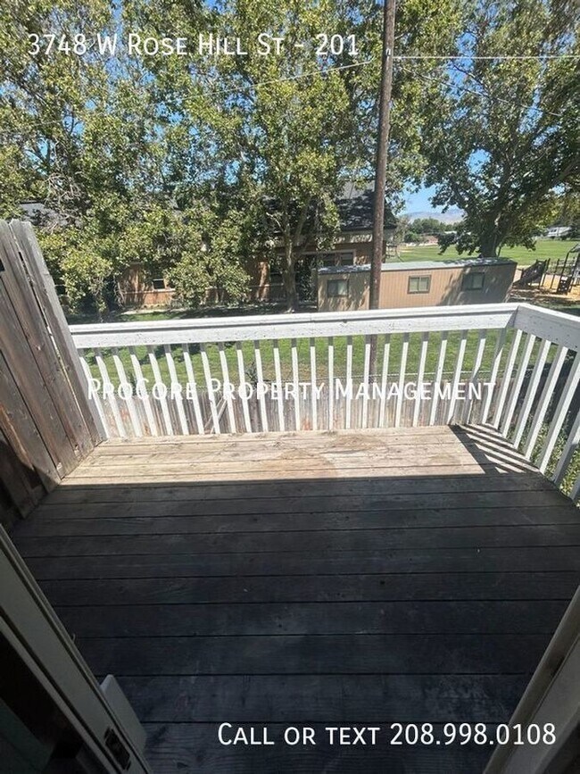 Foto del edificio - Prime Spot! Upper Level 2 Bed, 1 Bath Unit...