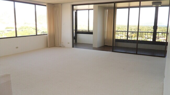 Foto del edificio - **REGENCY AT KAHALA 3BD/2BA/1PK CONDO FOR RENT**