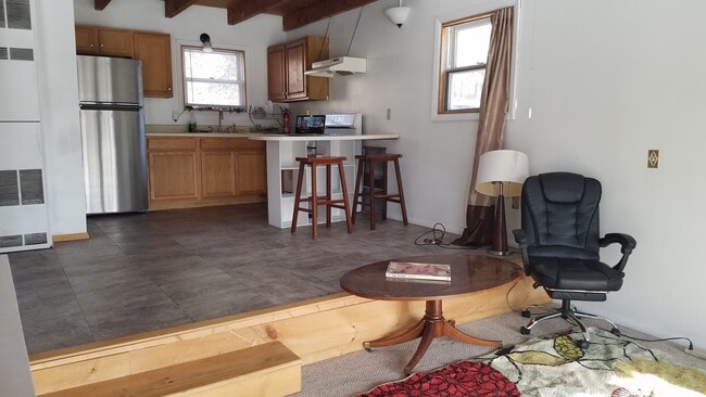 Building Photo - 661 Springtown Rd