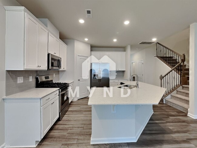 Building Photo - 3 br, 2.5 bath Townhome - 233 Red Tail Way