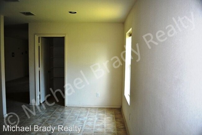 Building Photo - 4 br, 2 bath House - 1024 Junegrass Lane