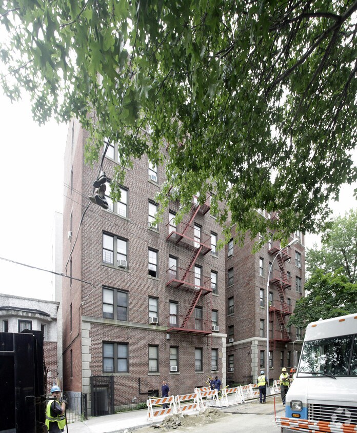 2966 Briggs Ave, Bronx, NY 10458 Apartments in Bronx, NY