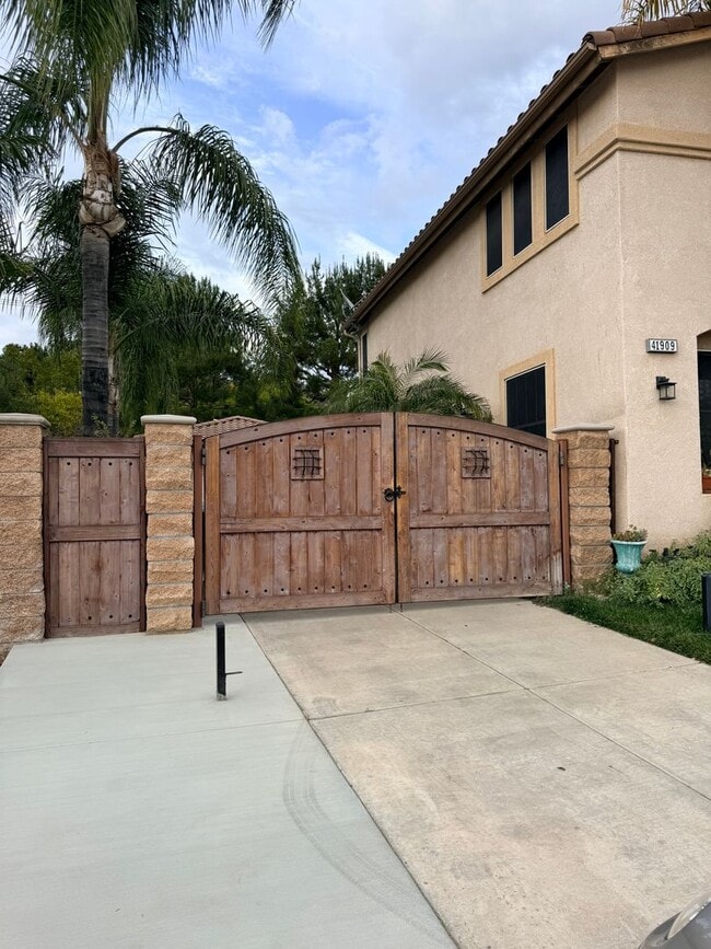 Building Photo - 3 Bed home with RV Parking for Rent in Murrieta