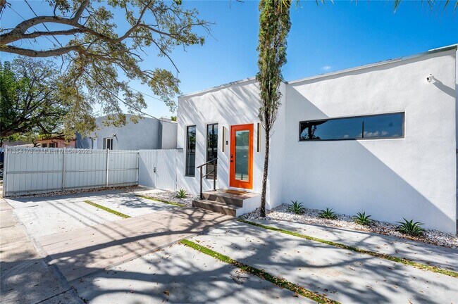 Foto del edificio - 3016 NW 22nd Ct