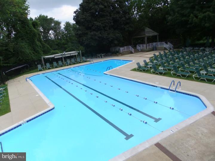 1637 Oakwood Dr Unit S318, Narberth, PA 19072 Room for Rent in