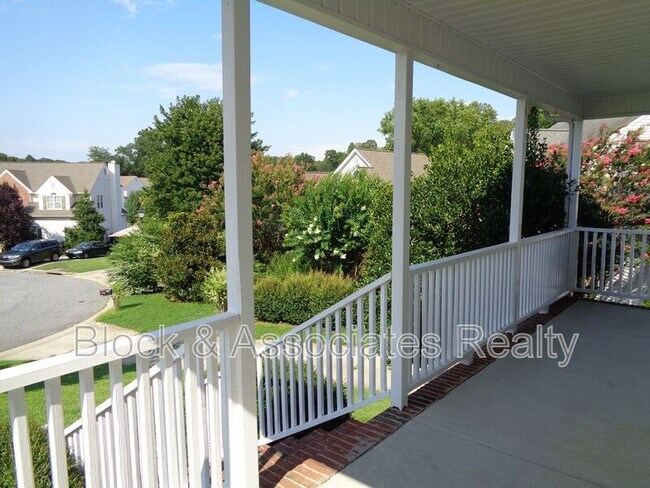 Building Photo - 4016 Cole Ave