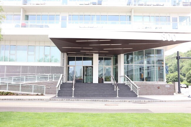Foto del edificio - 800 Ave at Port Imperial Blvd