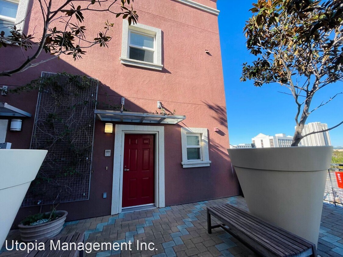 2 br, 1.5 bath House 1594 Brunswig Lane House Rental in Emeryville