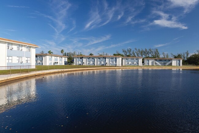 Building Photo - Stillwater Cove