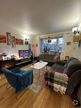 Building Photo - 2219 Av Prud'homme