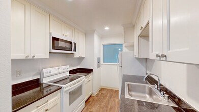 Building Photo - 461 Ignacio Blvd