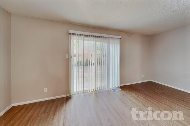 Foto del edificio - 2830 Judith Ln