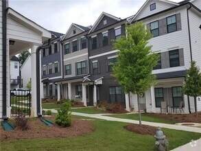 Building Photo - 723 Calvin Pk Dr