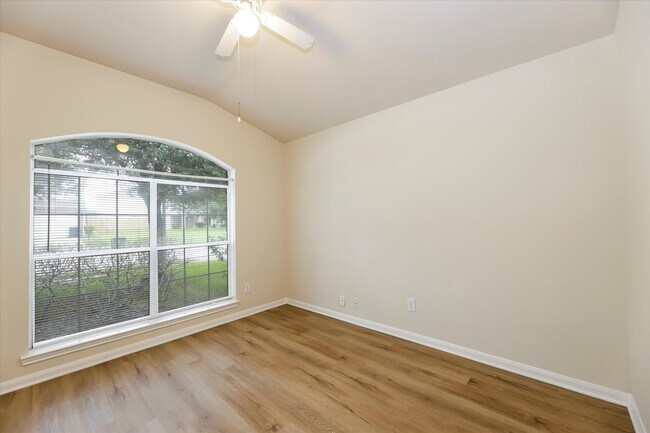 Foto del edificio - 3215 Painted Meadow Cir