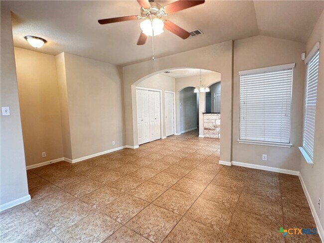 Foto del edificio - 2020 Meadow View Dr