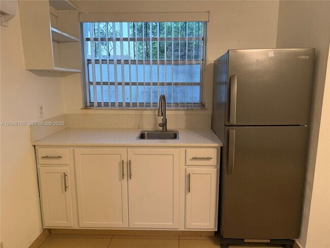Foto del edificio - 423 E 17th St