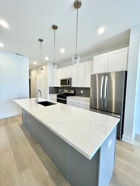 Foto del edificio - 3355 N Southport Ave