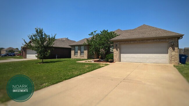 Building Photo - 608 SW Wallstone Rd
