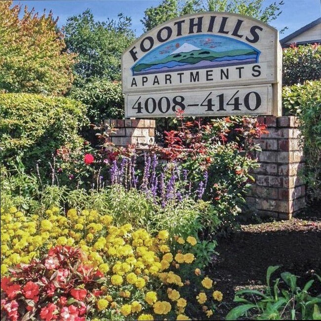 Foothills Sign Foothills Apartments Portland OR - Foothills Apartments