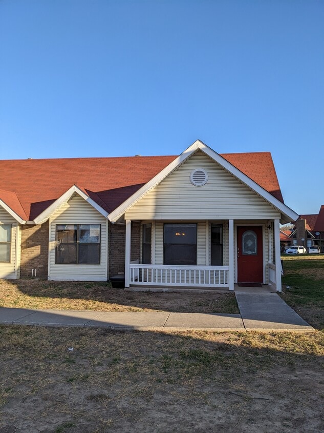 6310 Windsor Castle, San Antonio, TX 78218 Townhome Rentals in San
