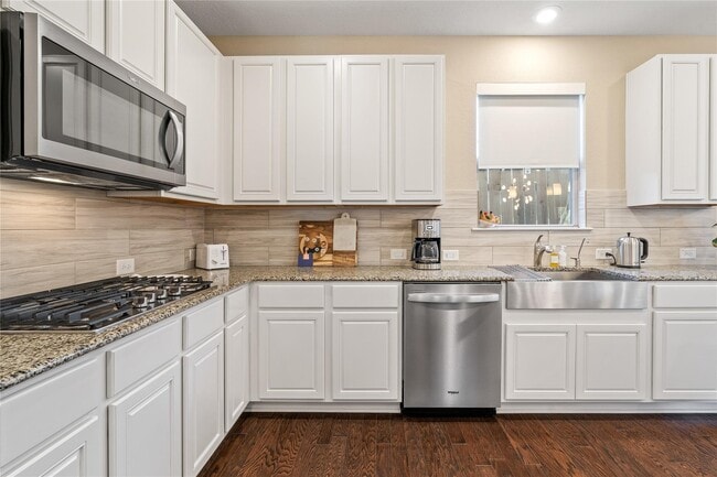 Building Photo - 1853 Commons Hill Ln