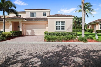 Building Photo - 4496 Hickory Dr