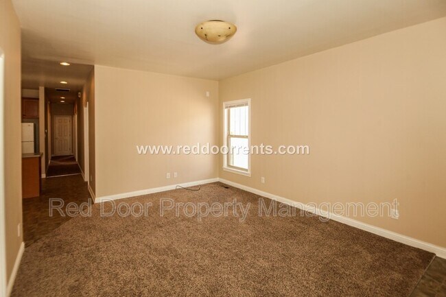 Building Photo - 714 N Tremont St