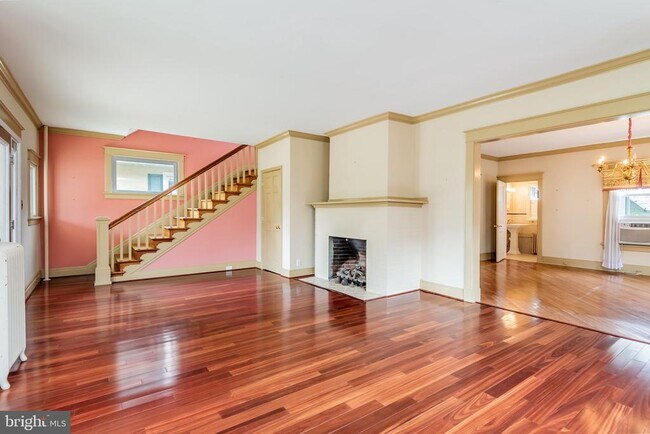 Building Photo - 155 N 25th St