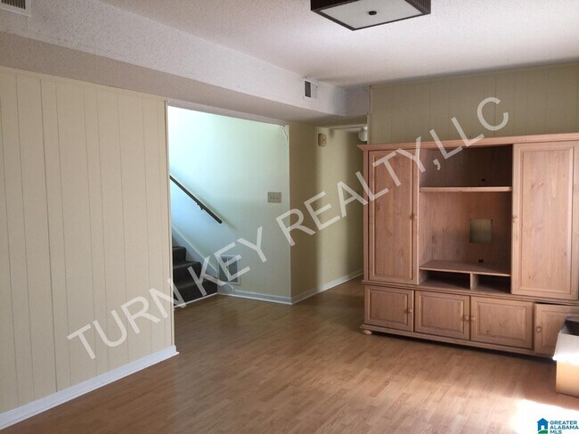 Foto del edificio - 2548 Janice Cir NE