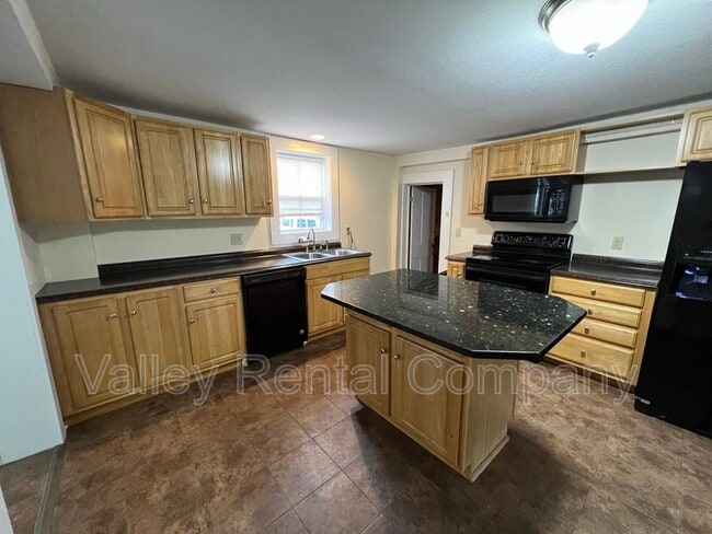 Photo - 28 School St House