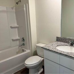 Foto del edificio - 1808 Grand Ridge St