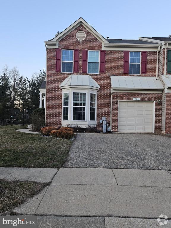 Building Photo - 232 Eisenhower Ct