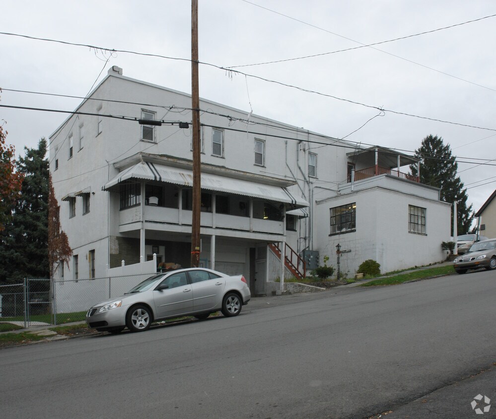 Building Photo - La Amistad #4 Bakery