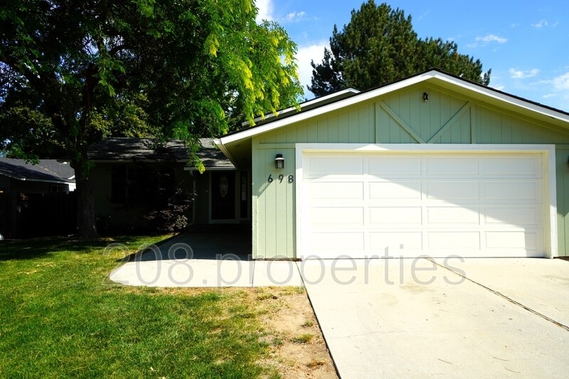 Foto principal - 698 Berwick Dr