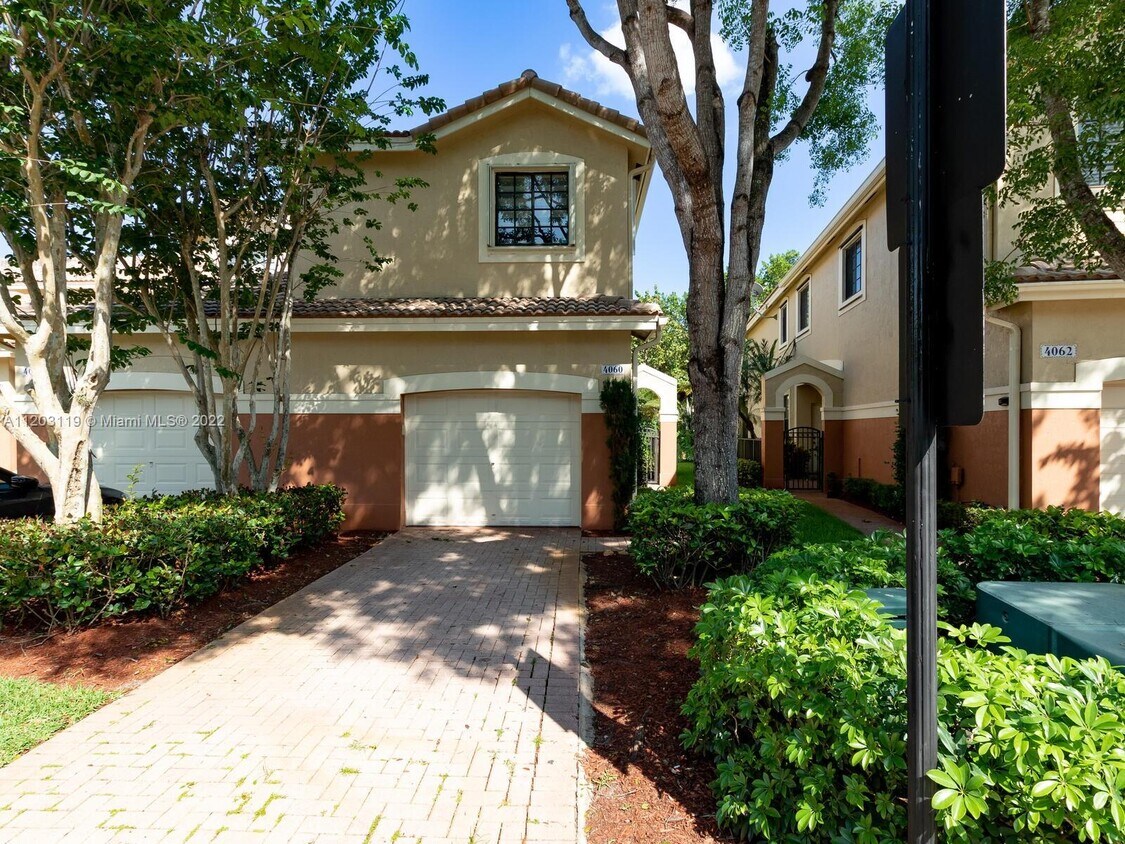 4060 Timber Cove Ln, Weston, FL 33332 Townhouse for Rent in Weston