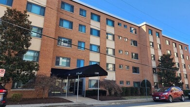 Building Photo - 1200 S Arlington Ridge Rd
