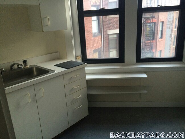 Foto del edificio - 504 Beacon St