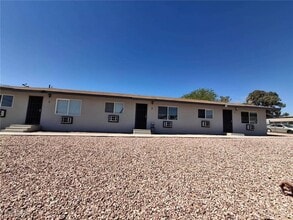 Building Photo - 320 N 16th St