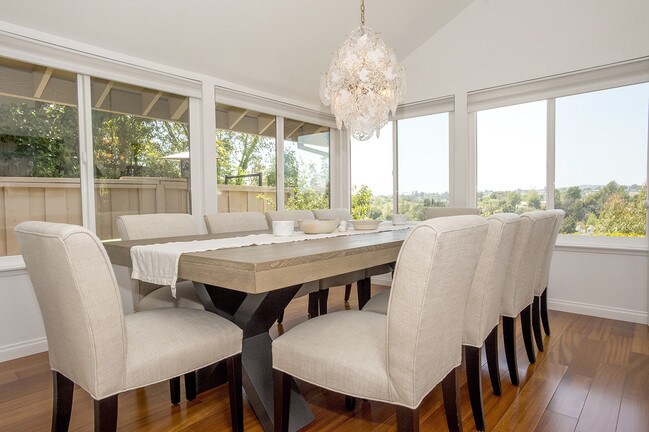 Foto del edificio - 10228 Mossy Rock Cir