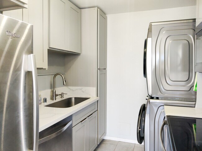 Foto del edificio - 2410 Cleghorn St