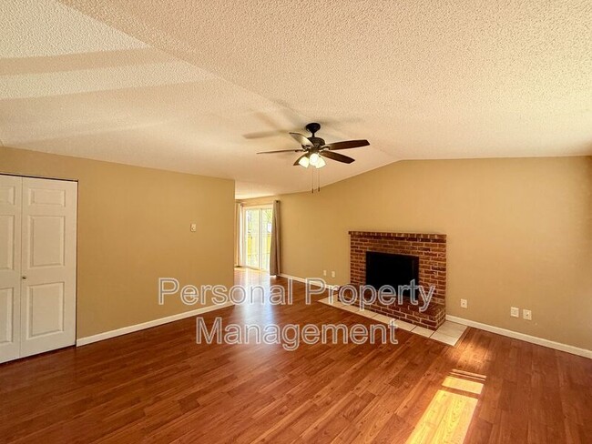 Photo - 900 Z St Townhome