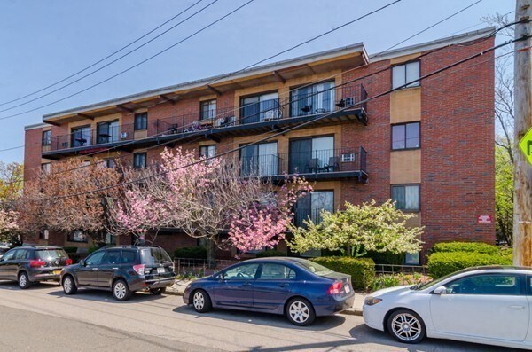 Building Photo - 400 Savin Hill Ave